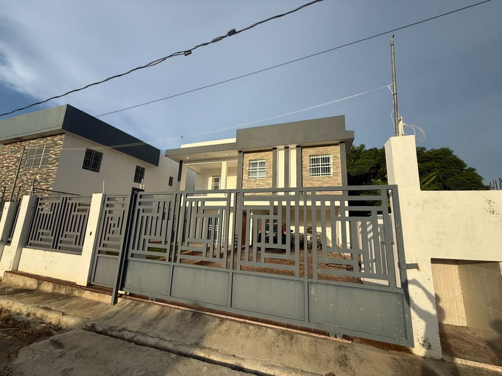 Casa a estrenar en Garden Hills · 4 hab con baño · piscina, foto 3